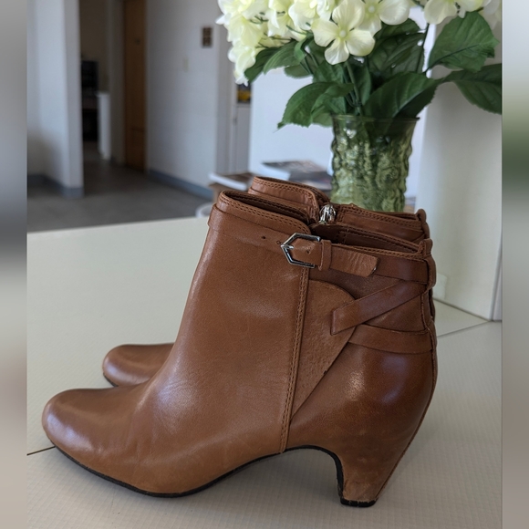 COGNAC SAM EDELMAN BOOTIES - Picture 1 of 9